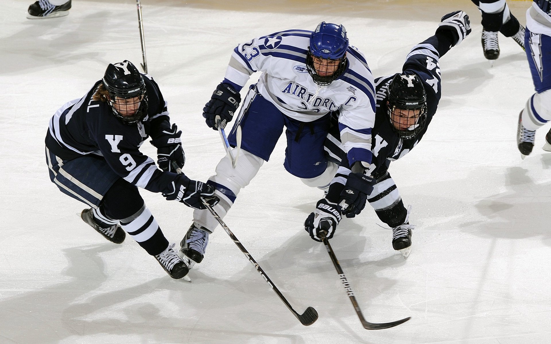 “华金·托比利亚的快速反击与精湛技巧，成为美洲狮队致命武器”