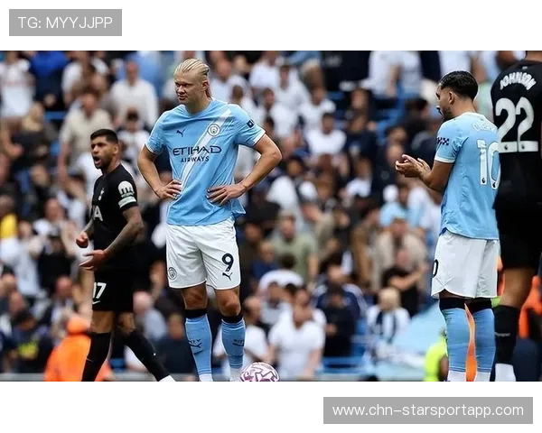 哈兰德背身护球转身推射,曼城效率拉满